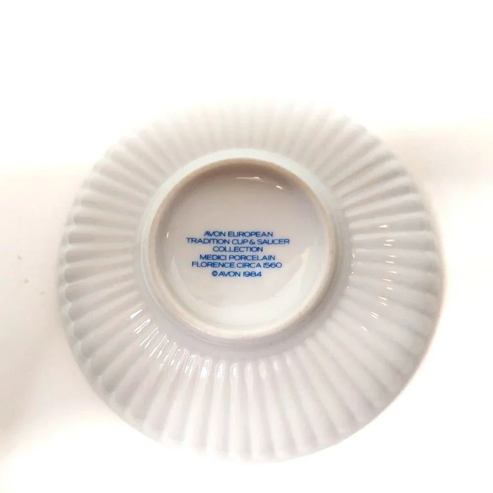 VTG 1984 Avon European Tradition Miniature Cup & Saucer Set Medici Porcelain - Picture 10 of 13